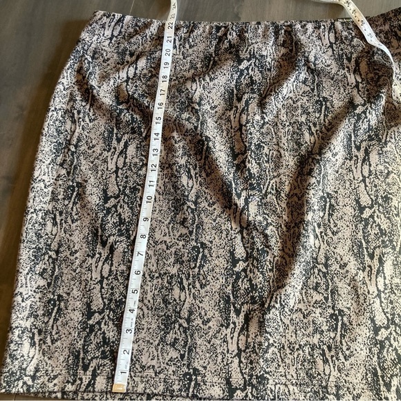 NWT Style & Co. Stretch Comfort Waist Mini Skirt Snakeskin Print 3X - Picture 9 of 9